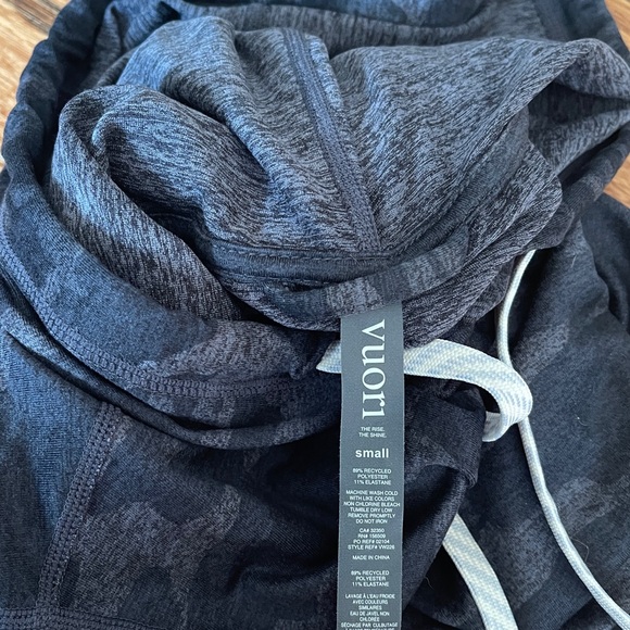 Vuori Halo Essential Camo Black Hoodie Size Small - Picture 3 of 3